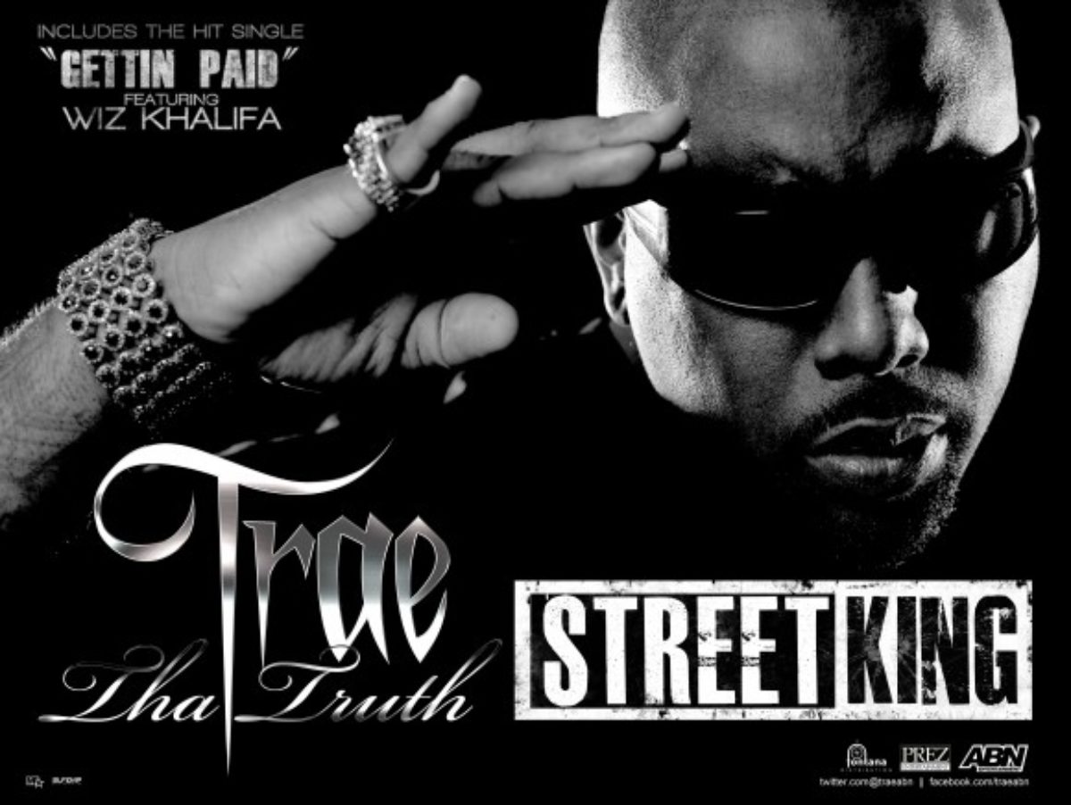 Strapped up. Gorilla Zoe. Trae - Tha Truth show 2006. Gorilla Zoe - money man. Trae Tha Truth bring the Pain.