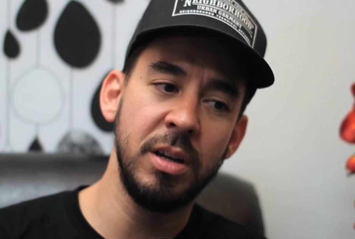 Майку шиноде. Солист линкин парк Шинода. Майк Шинода в детстве. Mike Shinoda Sad. Линкин парк солисты группы Mike Shinoda.