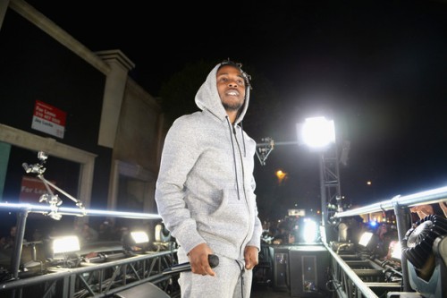 kendrick-lamar-throws-surprise-concert-on-a-moving-truck