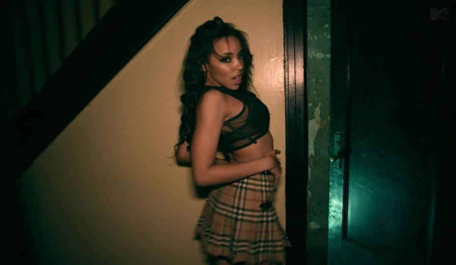 Party Favors (feat. Young Thug) - song and lyrics by Tinashe