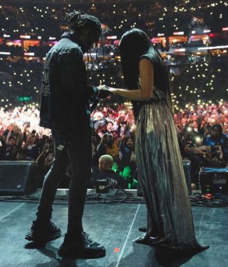 Offset Proposes To Cardi B At Powerhouse Philly Concert: Watch | HipHop ...