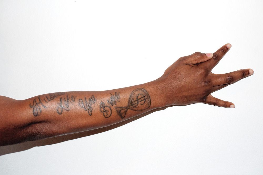 Simple minimal Kendrick Lamar crown - Matt Falconer Tattoo