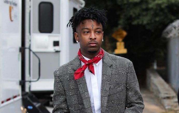 21 Savage Shows Off Blue Hair in Instagram Post - wide 5