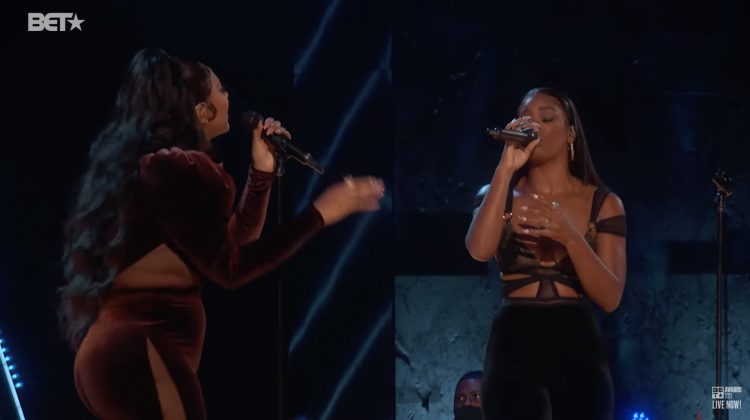 Jazmine Sullivan Performs ‘Tragic’ & ‘On It’ With Maxine Waters & Ari Lennox At 2021 BET Awards