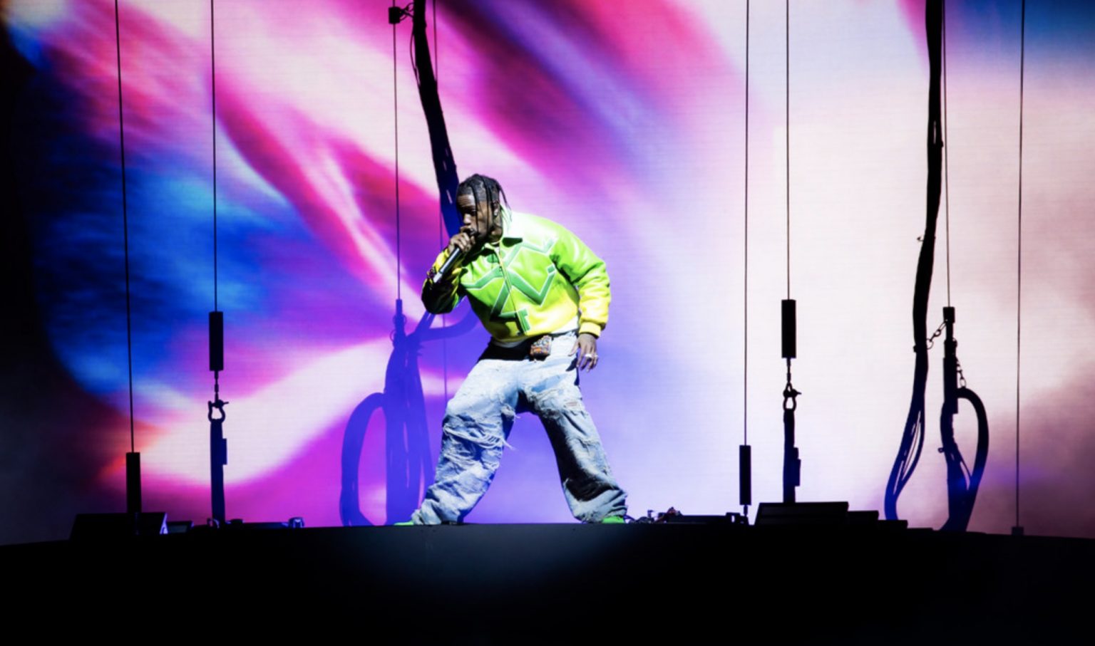 Travis Scott Performs New Song 'Escape Plan' At Rolling ...