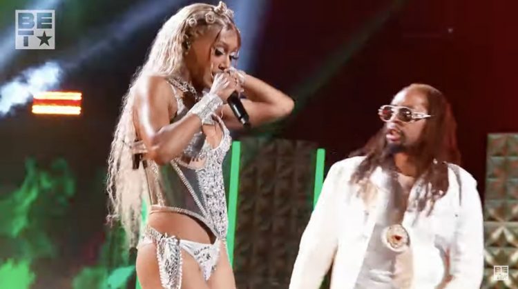 Bia & Lil Jon Perform “WHOLE LOTTA MONEY’ & ‘BIA BIA’ At 2021 BET Hip-Hop Awards