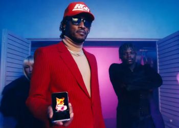 Future Stars in Samsung ‘Galaxy Z Flip3’ & ‘Galaxy Buds2’ Commercials: Watch