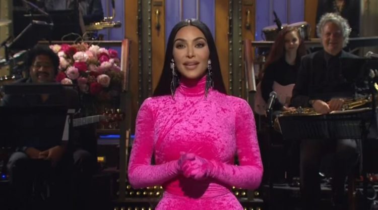 Kim Kardashian Jokes About Divorce with Kanye & Plastic Surgery in SNL Monologue: Watch