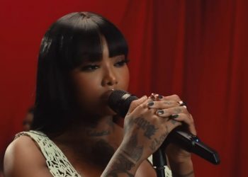 Summer Walker Performs ‘Unloyal’ on Jimmy Fallon: Watch