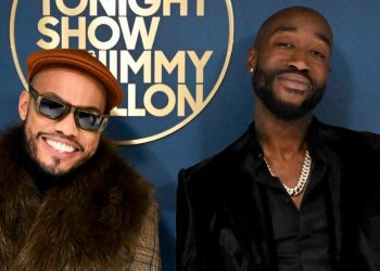 Freddie Gibbs & Anderson .Paak Perform ‘Blackest in the Room / Feel No Pain’ on Jimmy Fallon