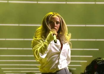 Doja Cat Performs Medley on MTV VMAs: Watch