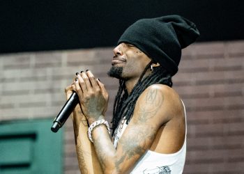 Playboi Carti Shades Kanye West & Releases A Song Kanye Allegedly Stole: ‘Dis Shit Easy’